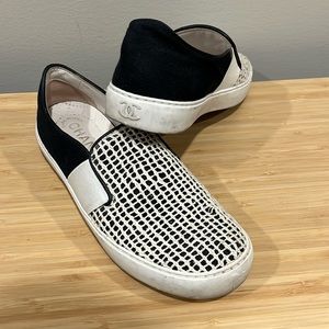 Chanel size 7 shoes
